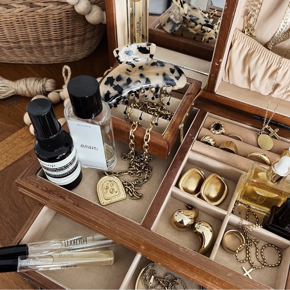 VINTAGE CARVED SOLID WOOD LARGE JEWELRY BOX #0351 - Picture 12 of 13